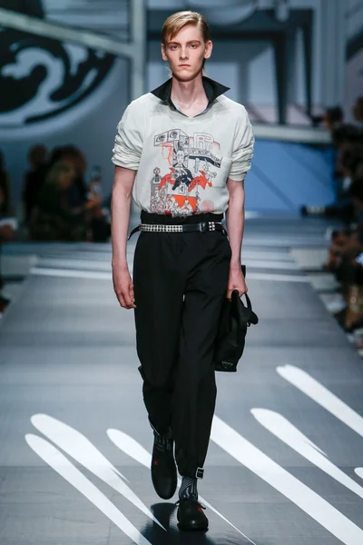 Look 22